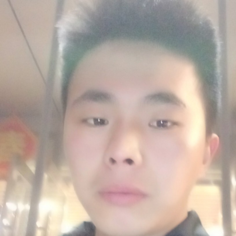 跳上太空飞船的照片