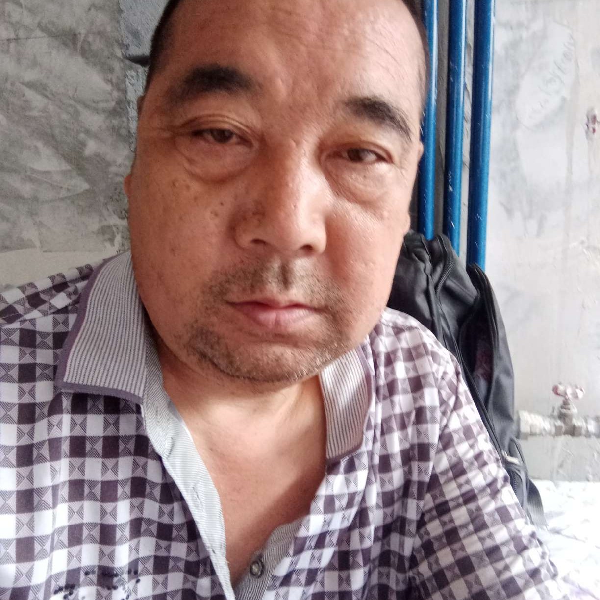 找个美女聊天的照片