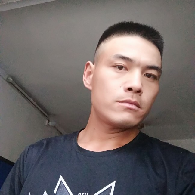 弓长士心龙的照片