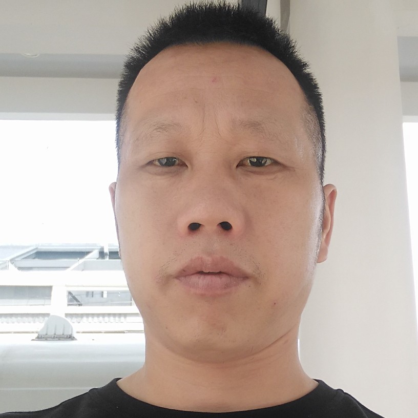 瑞雪怕孤单的照片
