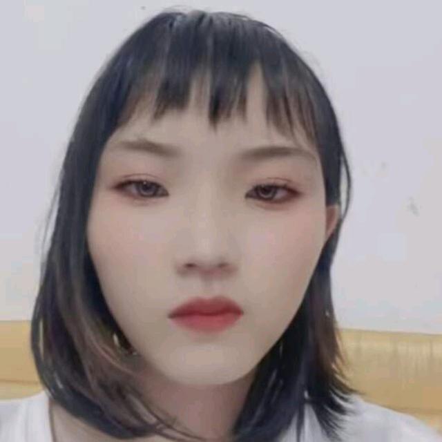 怕孤独少女何的照片