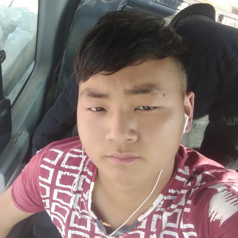 缥缈深拥宝马的照片