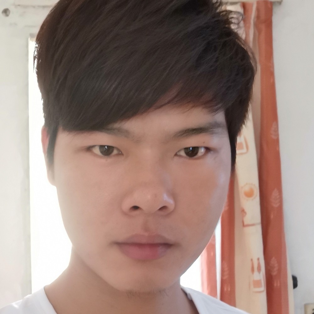 水杯邂逅默默的照片
