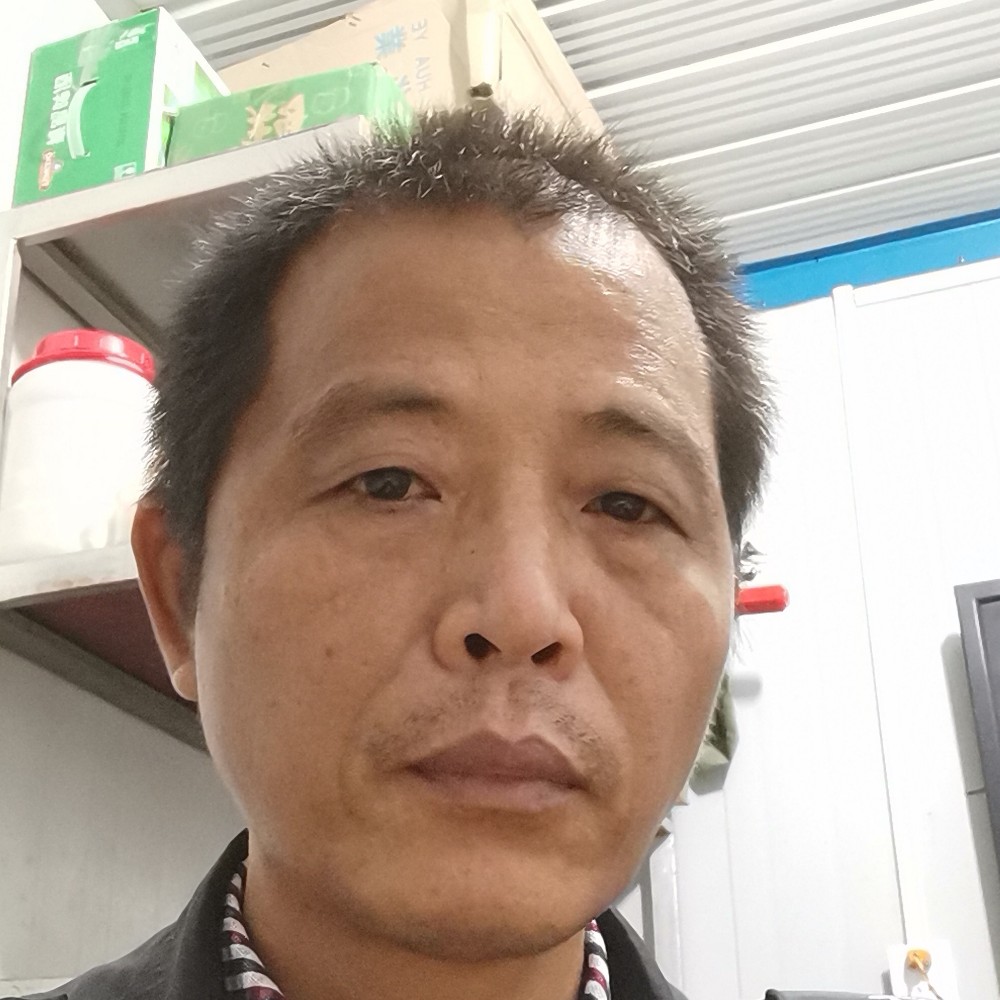 不听话的請背包的照片