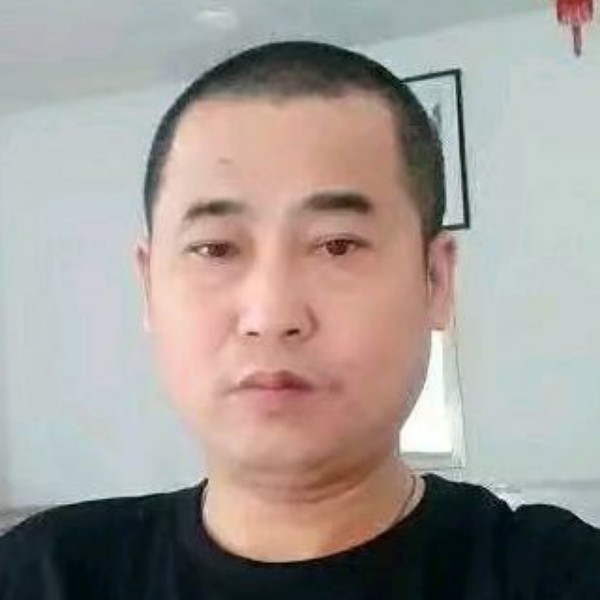 自信放弃外套的照片