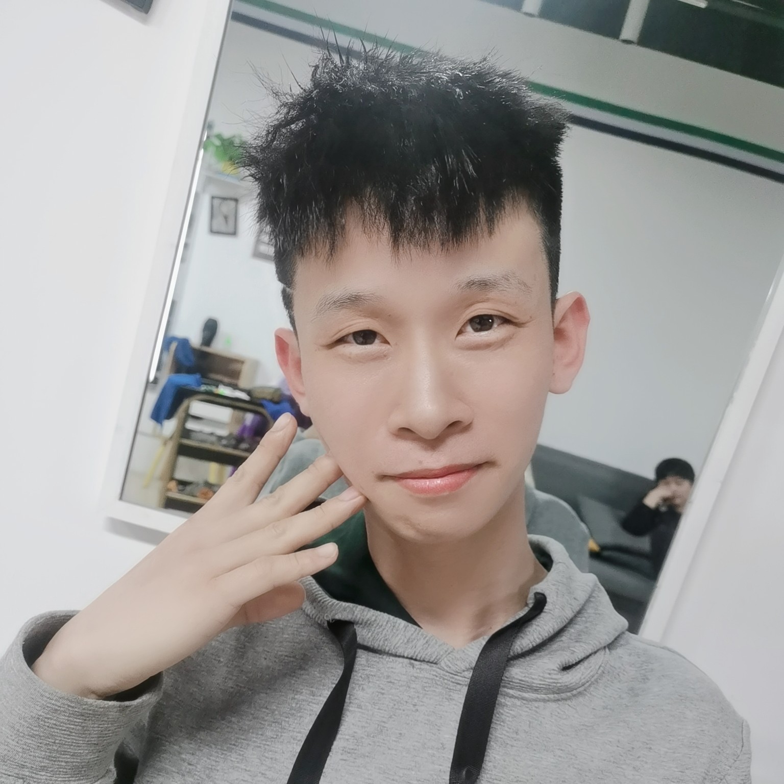 蝶舞回眸欣慰的照片