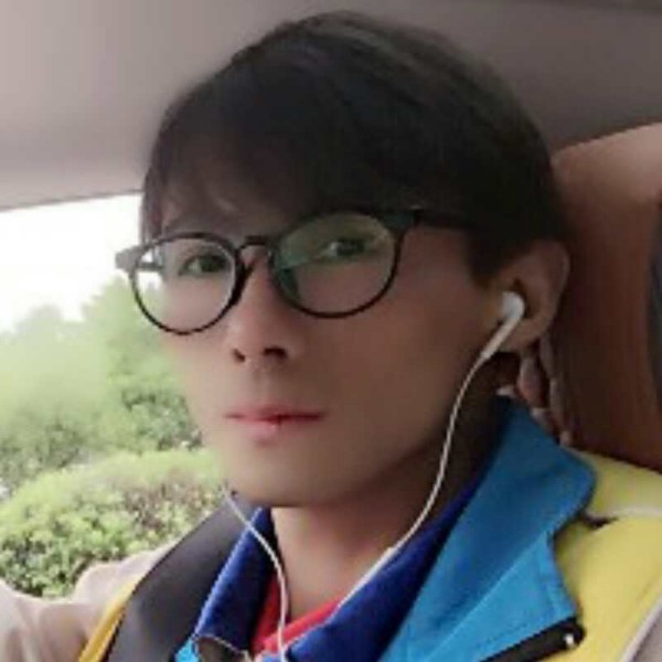 烟花雨下等你的照片