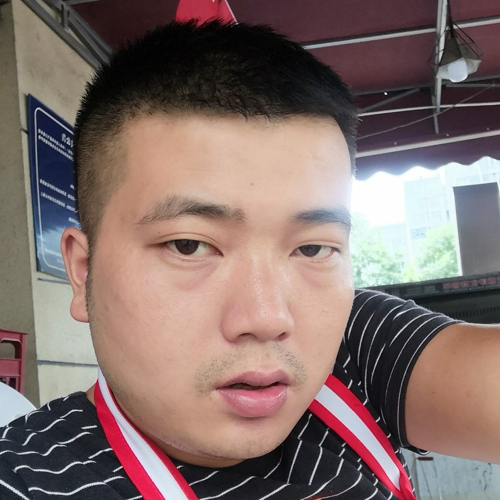 宝贝落寞的照片