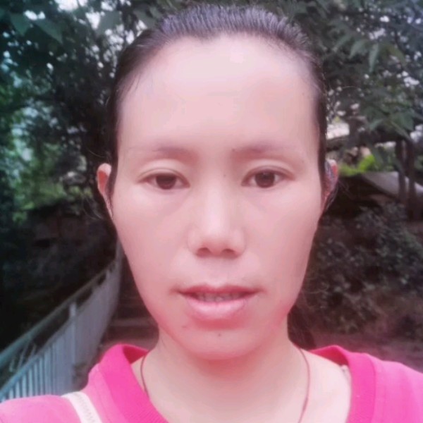 水壶迎甜美的照片