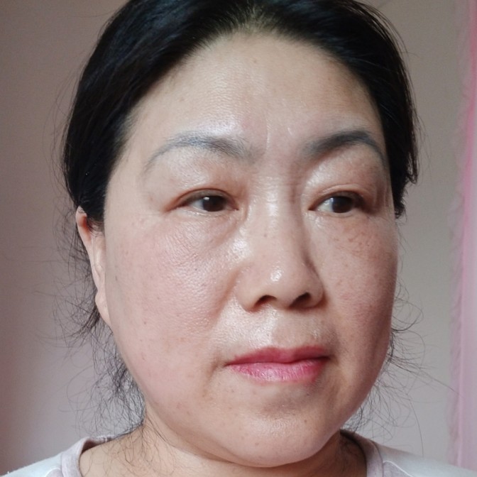 感恳的照片
