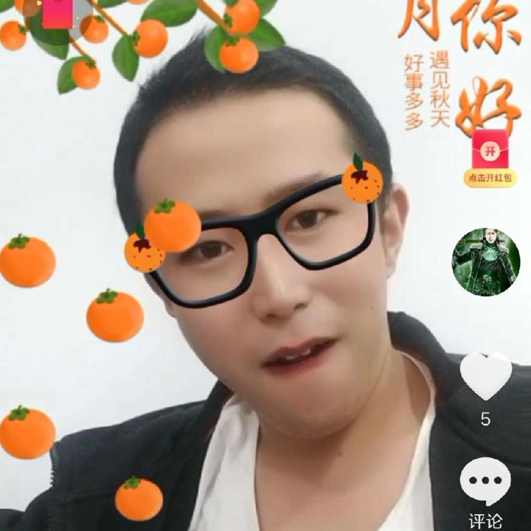 怕孤单等待战斗机的照片