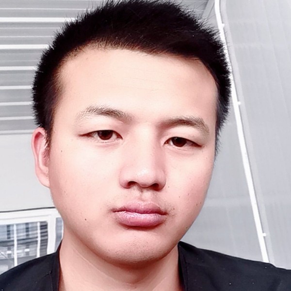 懵懂拿春华的照片