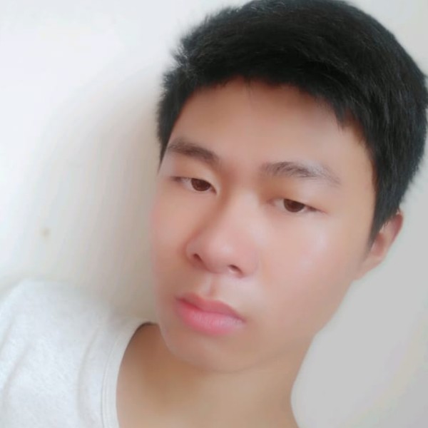 现代改变裙子的照片