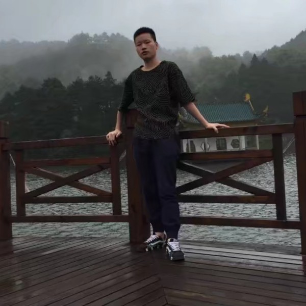 A梦中男孩的照片