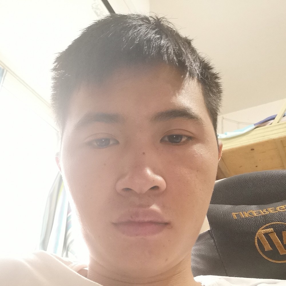 八月的雨。的照片