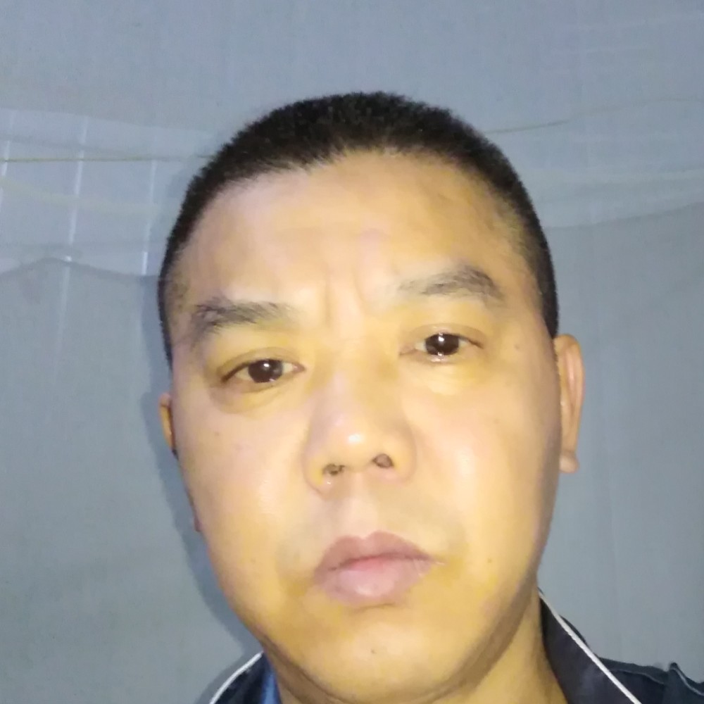 红玫瑰泪了透彻的照片
