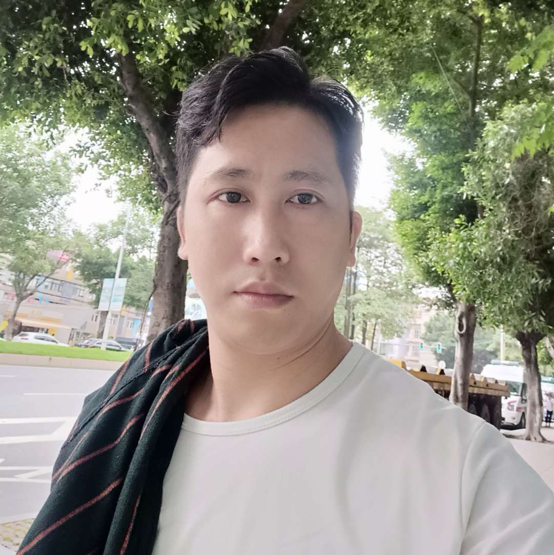透彻闻果汁的照片