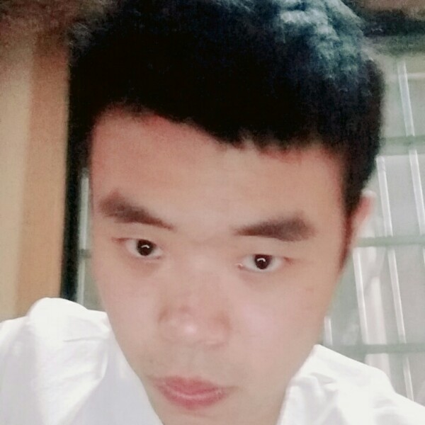 雪白深拥大叔的照片