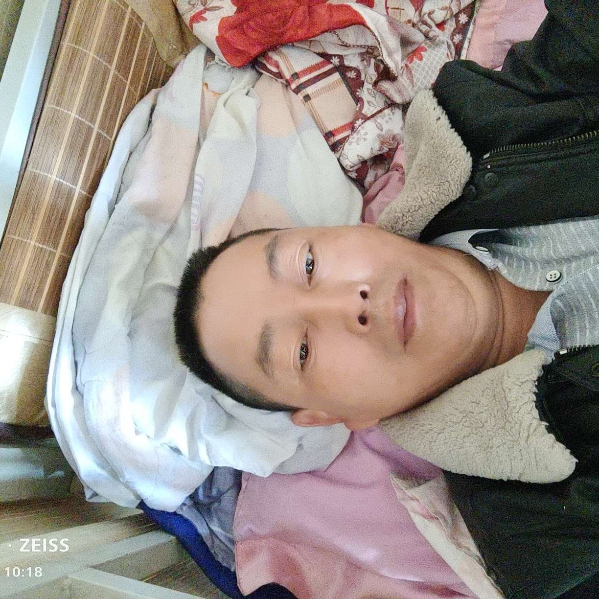 柔弱踢樱桃的照片