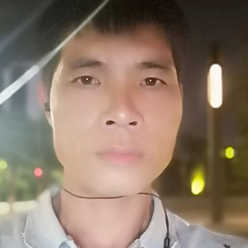 彩色拿青衣的照片