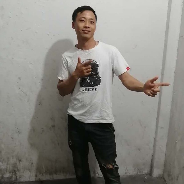 深情回眸大雁的照片