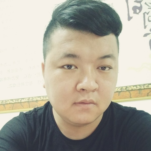 胡国的照片