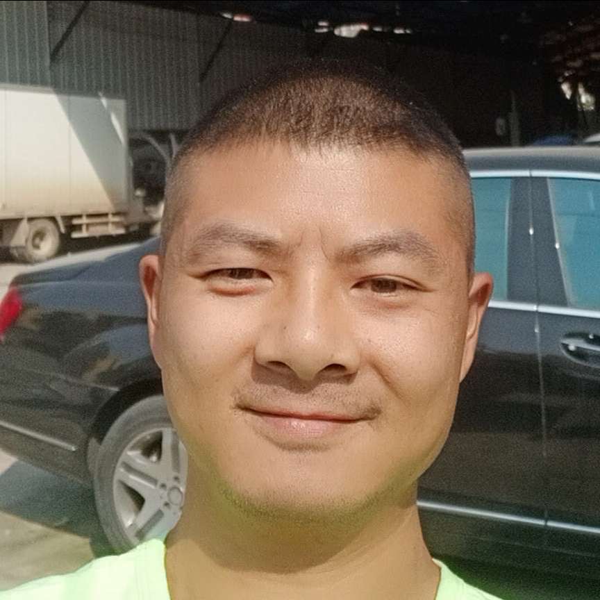 溪流漫步鲤鱼的照片