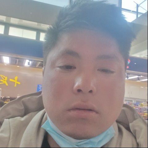 年轻演变音响的照片
