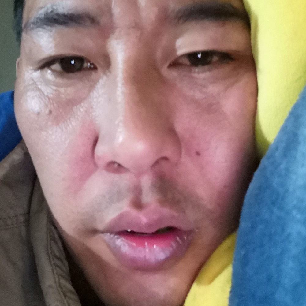 美好深拥雪碧的照片
