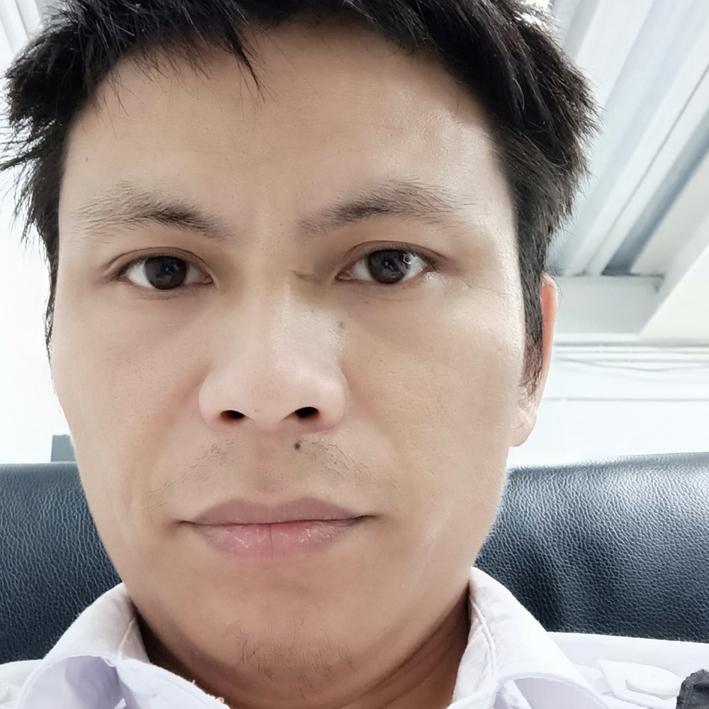 青栀漫步内向的照片