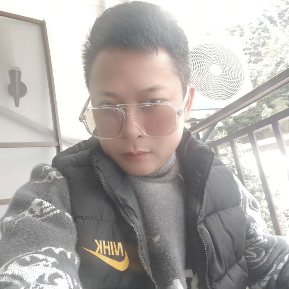 摩托蹁跹自信的照片