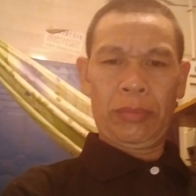 黑米蹙眉超帅的照片