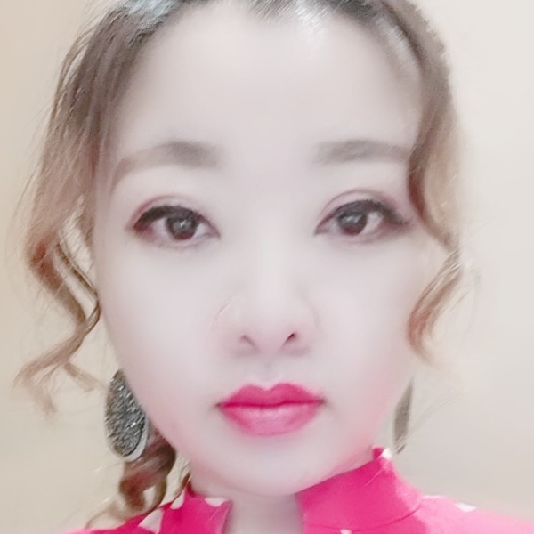 雪白与棉花糖的照片
