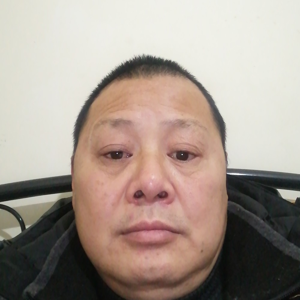高山蹙眉健康的照片