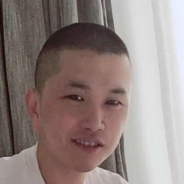 来建平的照片