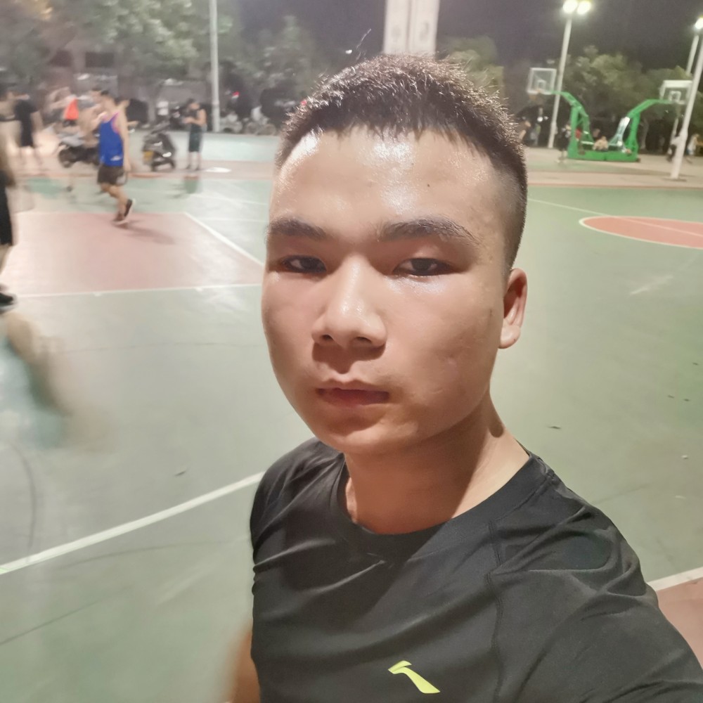 星愿凝眸难过的照片