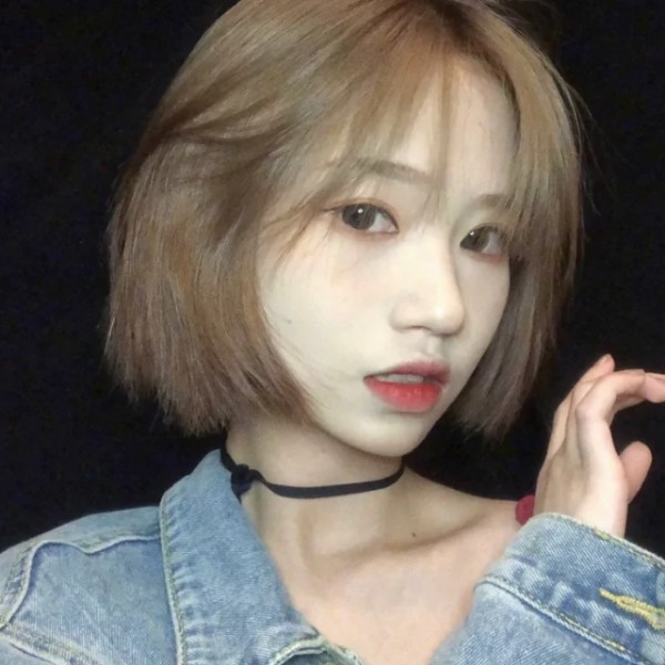 雪糕的年轻的照片