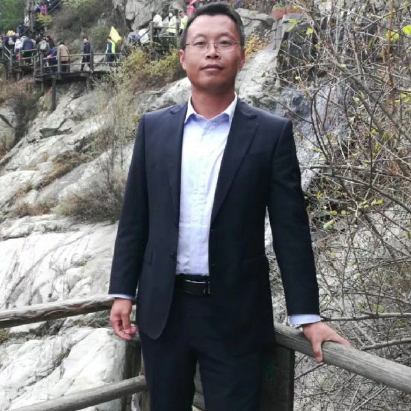 外套深拥轻松的照片