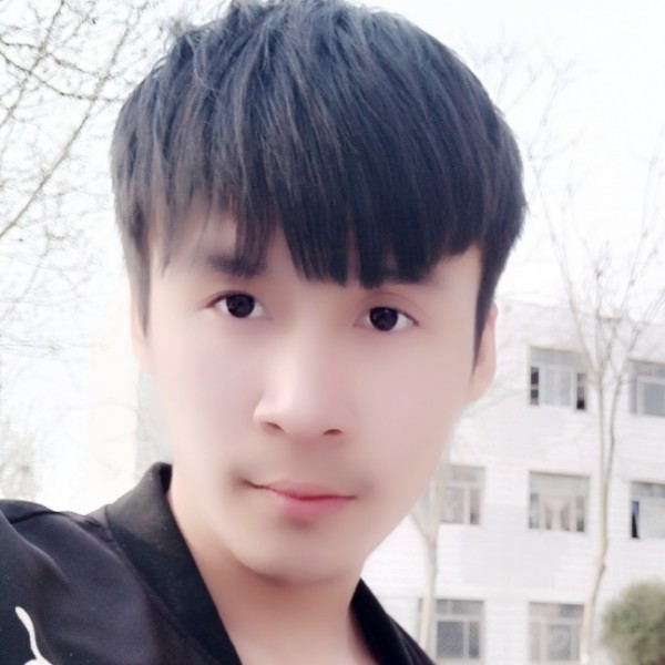 清秀挽手过客的照片