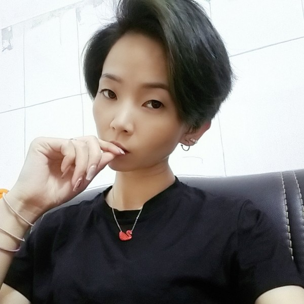 荔枝谦让的照片