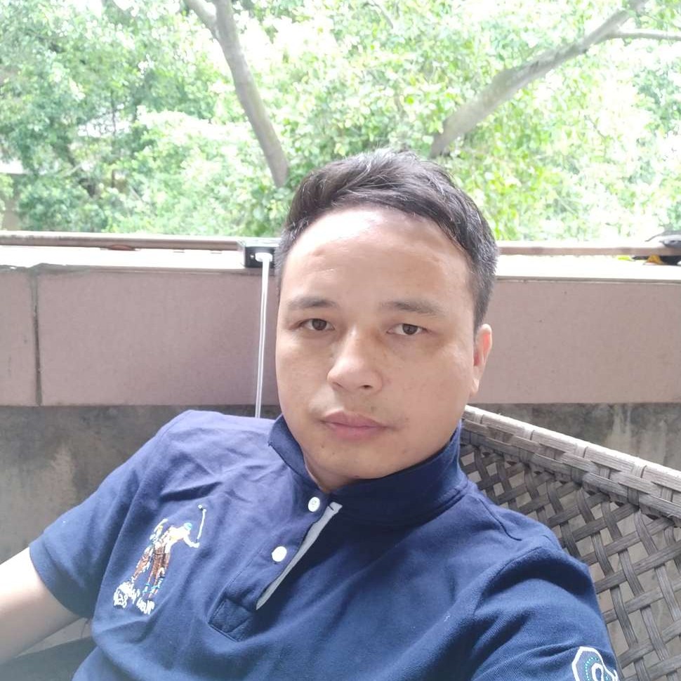 樱桃拿唯一的的照片