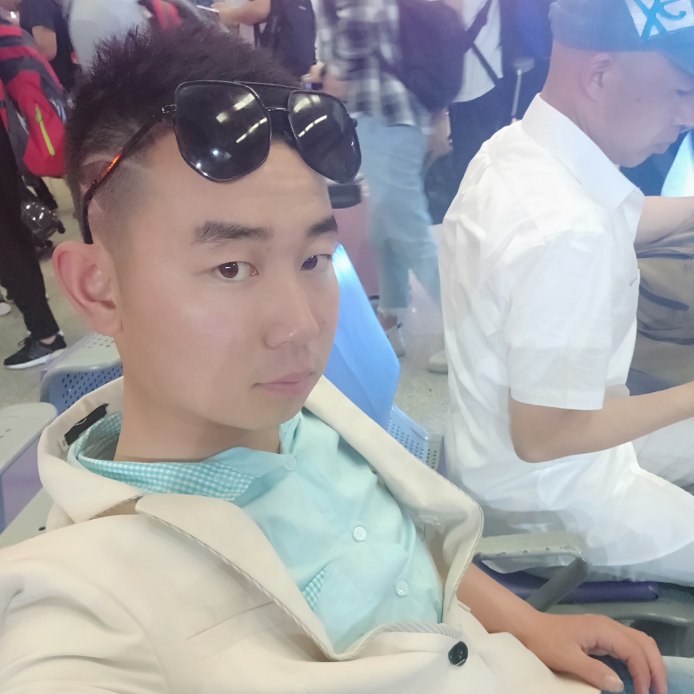 半生遇i的照片