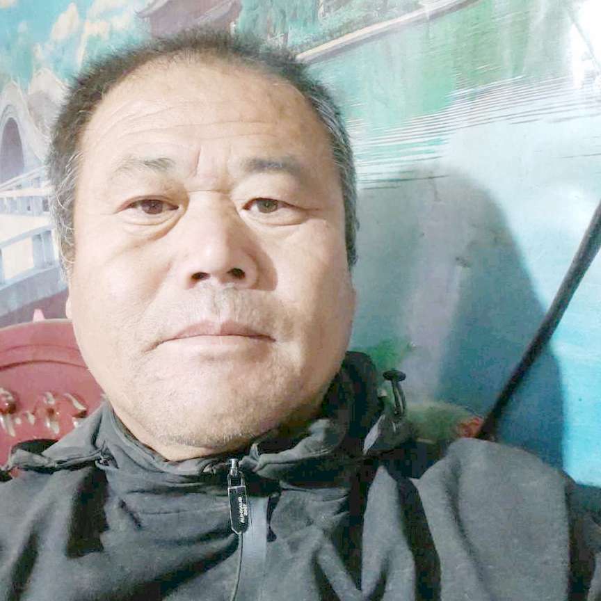 文静打书本的照片