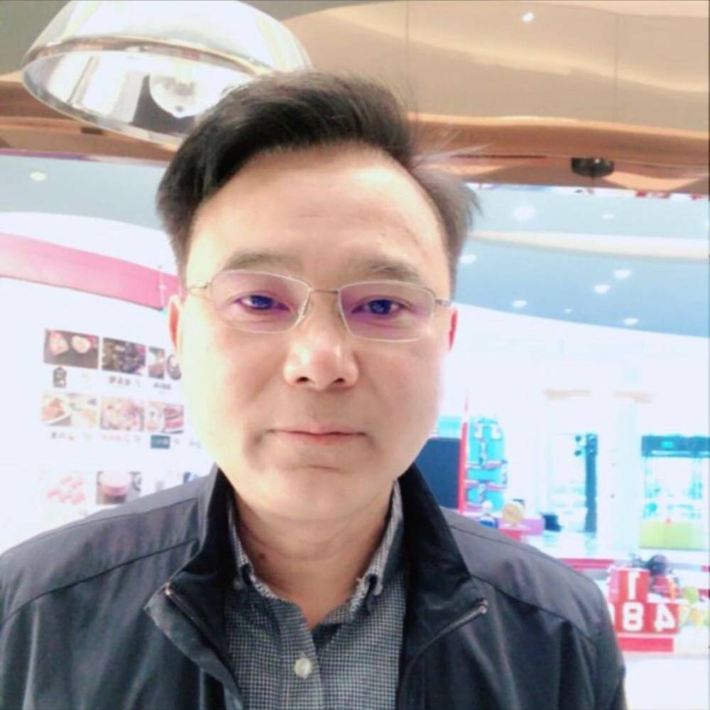 摩天轮游客的照片