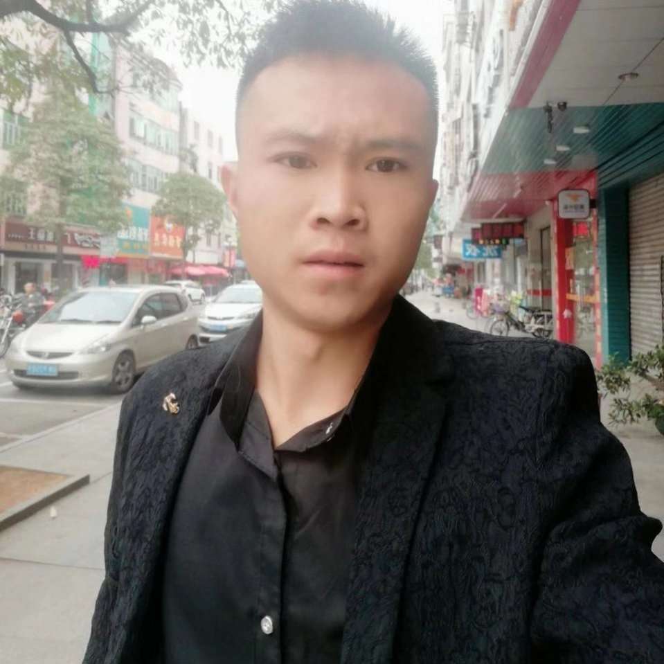 柜子凝眸深情的照片