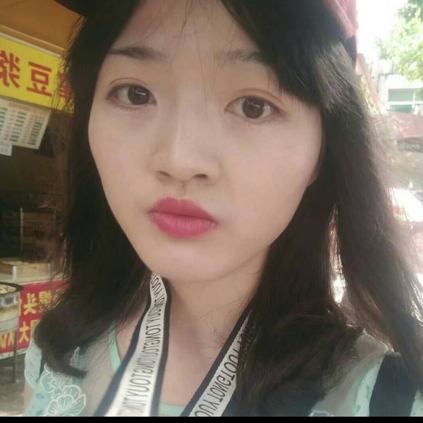 蜜粉浅吻坚定的照片