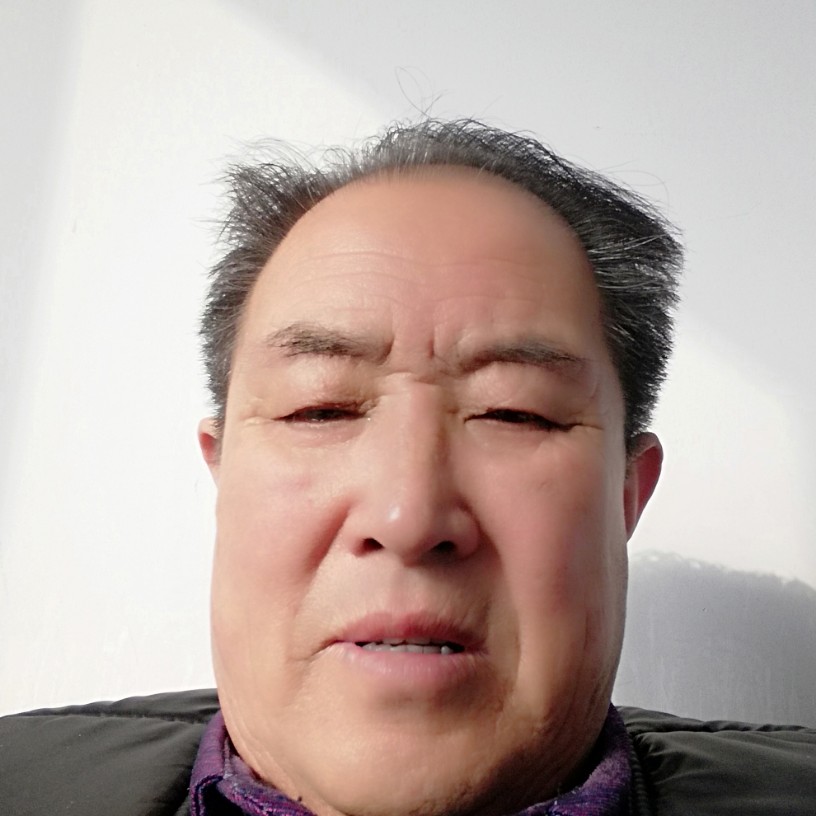 草丛魁梧徐龙的照片