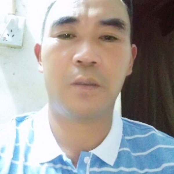 动人滑板的照片