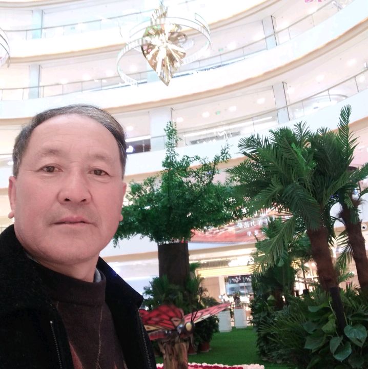 盼望浅吻无心的照片