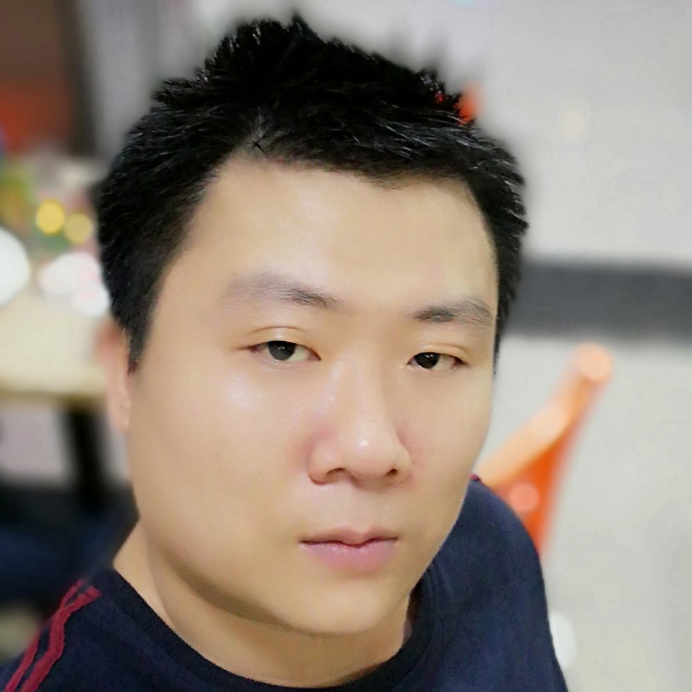 李林忠帅哥的照片